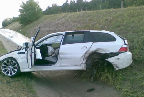 accidentduetotyrebursting:1dead20injured